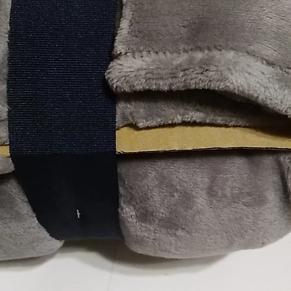 COPY - NWT 1985 Tommy Hilfiger Blanket (King Size) - Picture 6 of 9